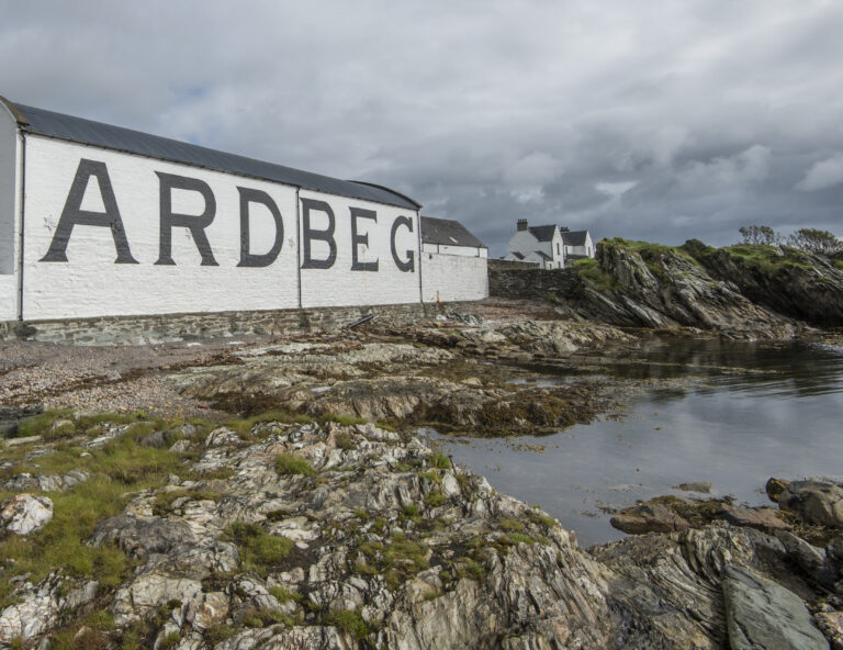 Chivas vil åbne destilleri på Islay