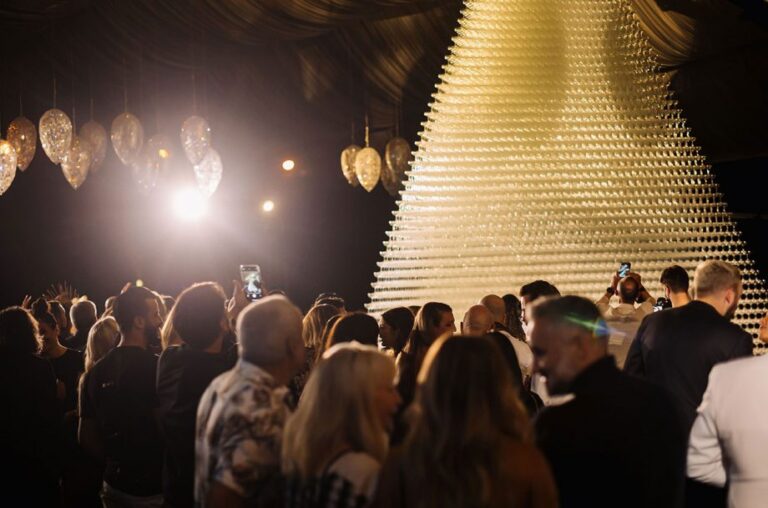 Verdens største glaspyramide