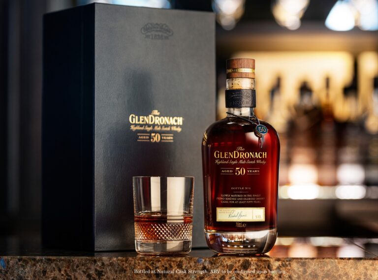 The GlenDronach lancerer 50 års whisky