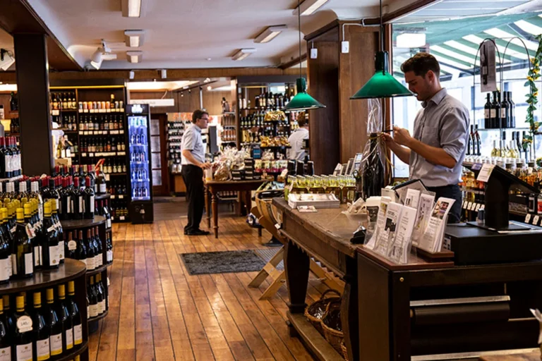 H.J. Hansen vin køber Theis Vine