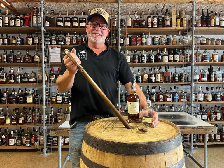 Går efter Guinness World Records med verdens mest unikke whiskeyfad